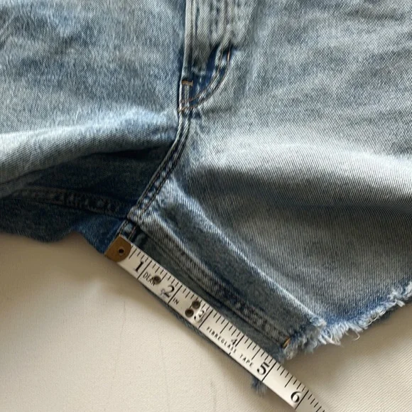 🎉 HOST PICK 🎉 Mid-Rise Denim Short - Picture 10 of 10